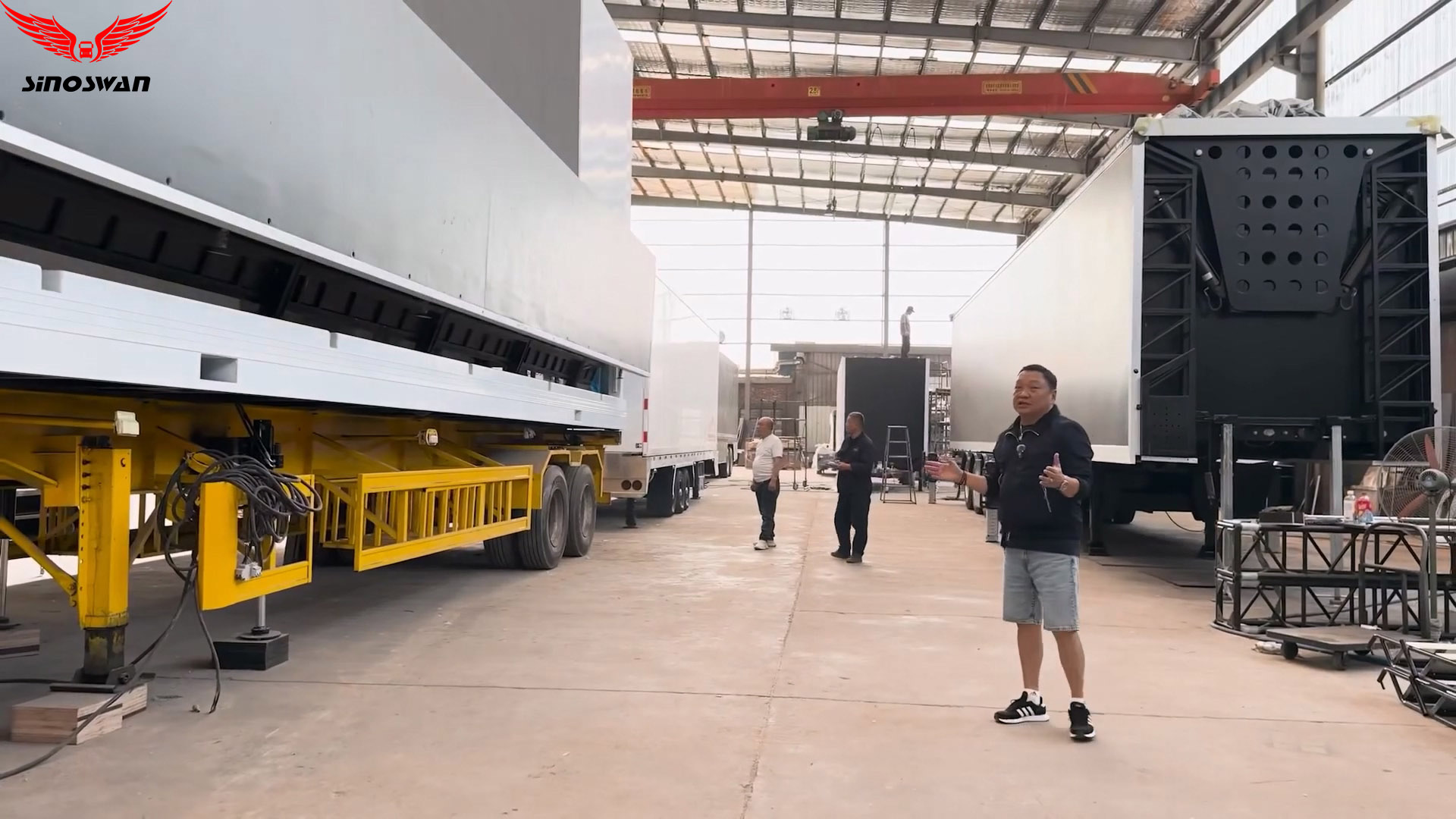 hydraulic stage unfolding, LED display integration, and stage extension mechanisms